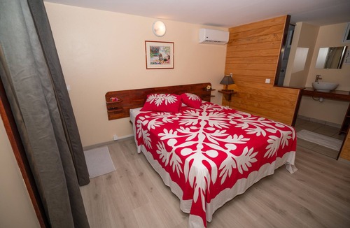 Bora Bora Hotel | Chambre double supérieure et salle de bain privée