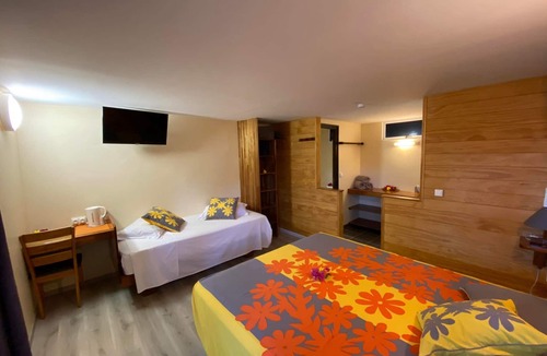 Bora Bora Hotel | Chambre triple supérieure et salle de bain privée