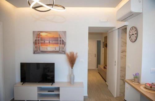 Petaloudes Apartment | Charavgi Apartment 1
