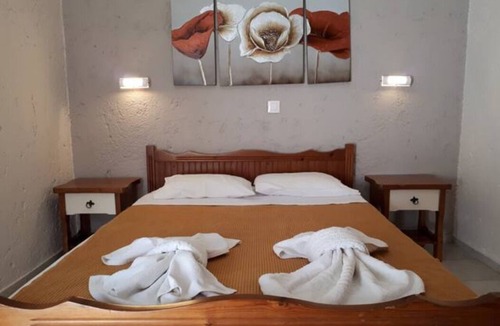 Plakias Hotel | Charming 2-bedroom hotel in serene Agios Vasileios with AC, WiFi
