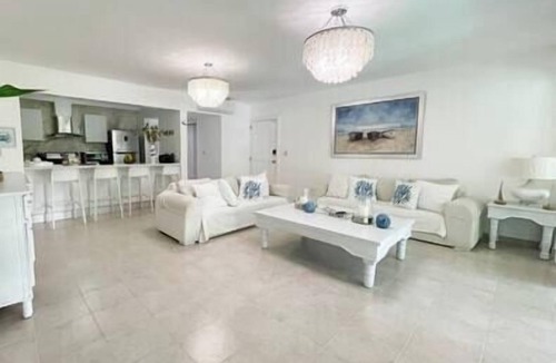 Playa Bibijagua Apartment | Charming 2 Bedroom Apartment with Pool