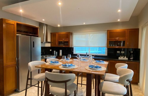 El Limon Condo | Charming 2-bedroom condo on the beach in El Limón with AC, WiFi, and Pool.