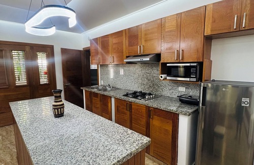 Las Terrenas Villa | Charming 2-bedroom villa with AC and WiFi in Las Terrenas 5 mins from beach