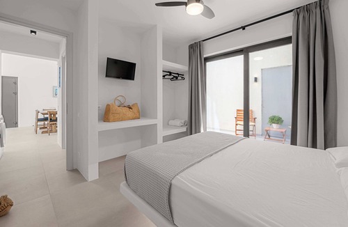 Agios Romanos Villa | Charming 2-bedroom villa in enchanting Tinos with AC, WiFi