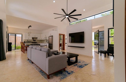 Playa Chiquita Villa | Charming 3-bedroom villa in wonderful Ocean Village with Pool & BBQ