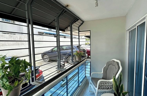 Santo Domingo Oeste Apartment | Charming 3-bedroom apartment with WiFi, AC and a picuzzy in Santo Domingo Oeste.