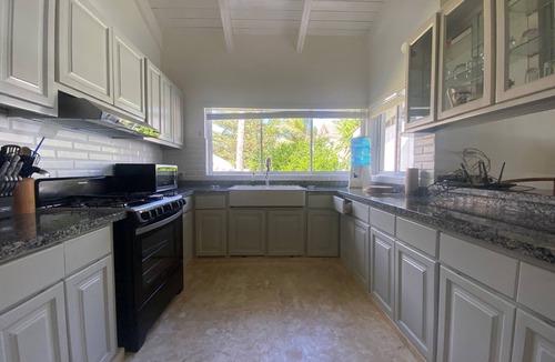 Las Canas Villa | Charming 4-bedroom villa with WiFi and AC in amazing Gaspar Hernández