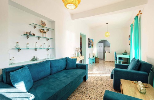 Kiparissia House | Charming Beachfront Haven, Steps from the Beach