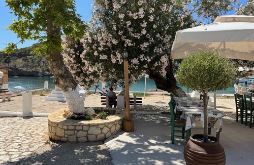Frourion Apartment | CHARMING BOUTIQUE STUDIOS in ASSOS - PERFECT LOCATION - BAY VIEWS 2 min to beach