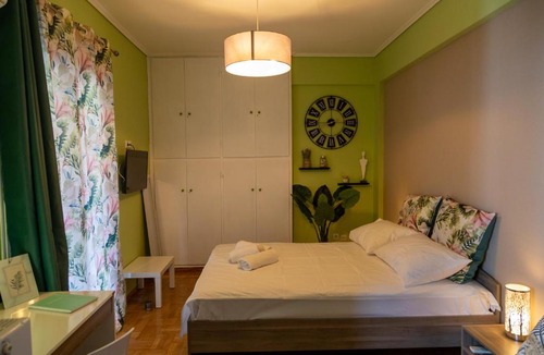 Mousio Apartment | Charming Green Studio across the National Museum