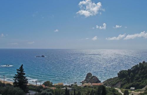 Parelia Apartment | Charming Studio Apartments with Swimming Pool near Pelekas Beach