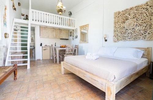 Zefiria Apartment | Charming Traditional Cycladic Studio in Zefyria