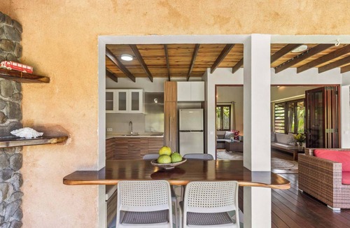 Afaahiti House | Charming Tropical Retreat with Private Pool