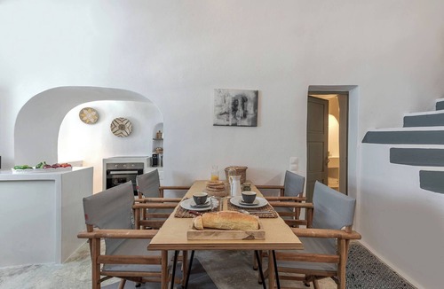 Imerovigli House | Chess House - Santorini Traditional Home