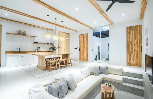 Pecatu Villa | Chic 2BR Villa, 4min to Bingin's Beach Bliss