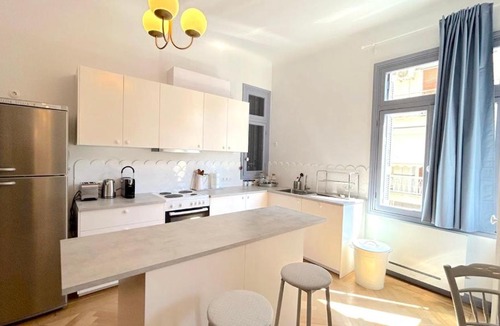 Pasalimani Apartment | Chic 5BR Seaside Pasalimani Apt Next to Marina Zea