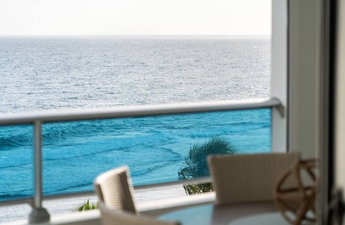 Juan Dolio - El Pueblo Apartment | Chic Beachfront Apt. W/5 beds Las Olas Juan Dolio