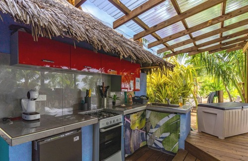Moorea-Maiao House | Chic Beachside Retreat