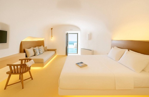Firostefani Hotel | Chic Hotel Santorini
