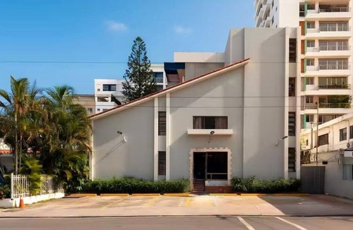 La Arboleda Apartment | Chic King Suite Bright Private Balcony