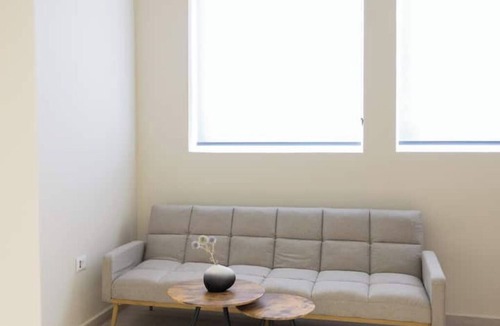 Qender Hotel | Chic Warehouse Loft in Central Saranda – Walk to Port & Promenade!