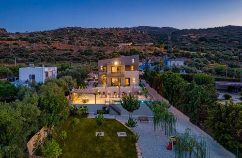 Mourniai Apartment | Chris villa with private ecologic pool and kid's playground!