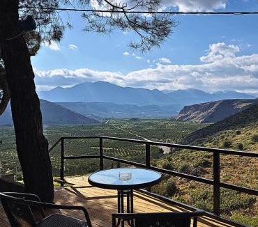Delfoi Hotel | Chrissa Camping Rooms & Bungalows