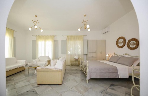 Ampelas Apartment | Christiana Hotel