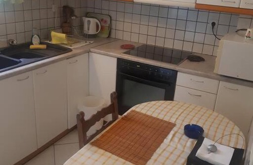 Neapoli Apartment | Classical apartment at Lycabetus Hill