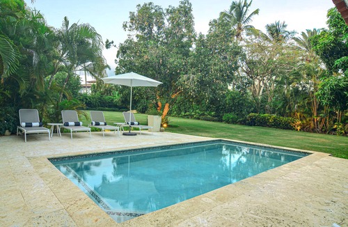 Casa de Campo Villa | Closest villa in Casa to Minitas Beach with private pool, garden, screened patio