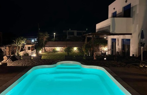 Lardos Villa | Coastal villa easy reach of town & amenities