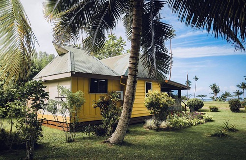 Savusavu Villa | Coco Cottage-Beachfront Romance or Budget Family