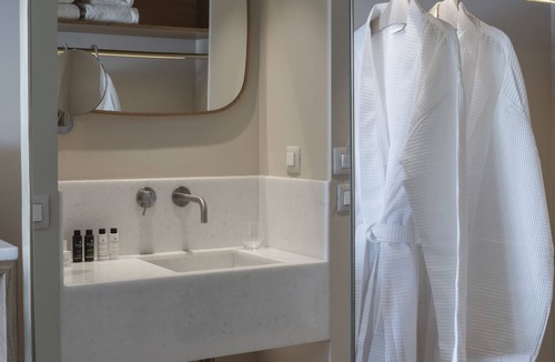 Makrigianni Hotel | COCO-MAT Athens BC