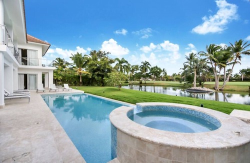 Bavaro Villa | Cocotal Mansion: Two villas ideal for groups with pools, Jacuzzi & full staff