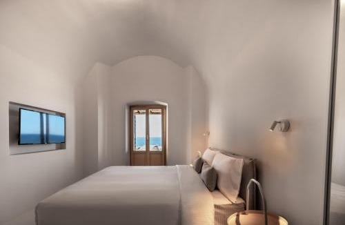 Kamari Hotel | Colombos Beachfront