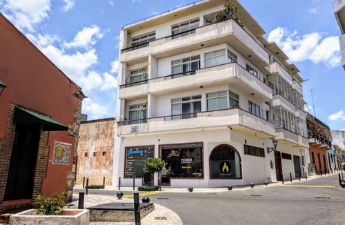 San Anton Apartment | Colonial Zone 1BR Apt @Plaza España, bright &clean