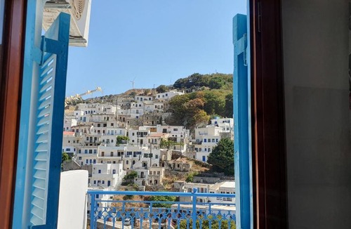 Koronos Apartment | Comfort and unparalleled view