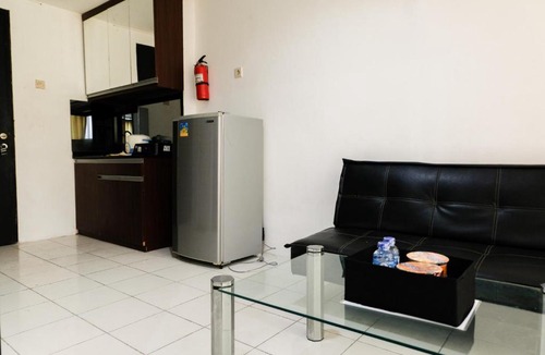 Binong Apartment | Comfortable 2BR Apartment at Paragon Village By Travelio