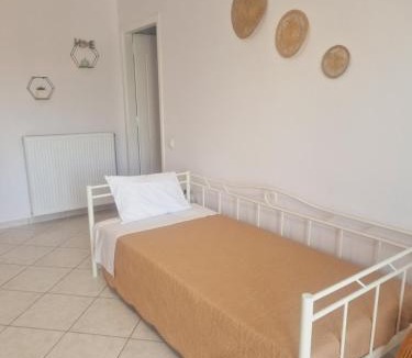 Rafina-Pikermi Apartment | Comfortable Apartment close to Rafina port