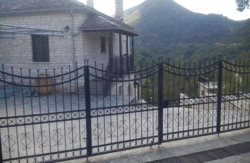 Zagori House | Comfortable Apartment in Village Saint Minas