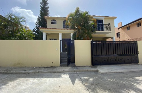 Los Maestros Villa | Comfortable villa at the foot of the Mountain 5 minutes from the beach with pool PP