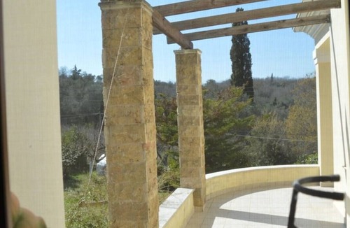 Corfu Town Villa | Comfortable Villa With Mountain View