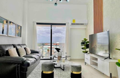 Viejo Arroyo Hondo Apartment | Comfy 2BR City Center Condo