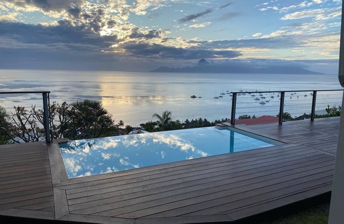 Punaauia Villa | Confortable and cozy Tahiti lagoon view villa with full panoramic view on Moorea