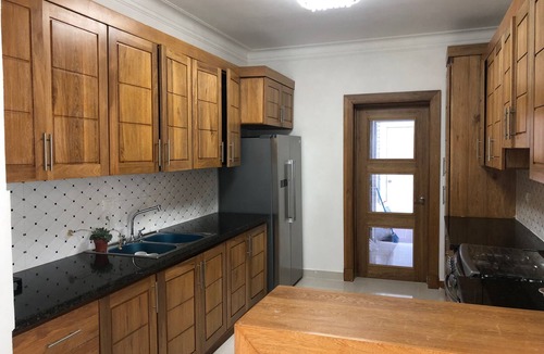 Punal Apartment | Confortable stay A/C wi-fi 7min STI Airport 7 min from de monument