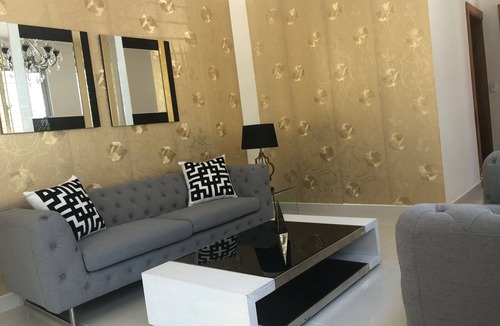 Punal Apartment | Confortable stay A/C wi-fi 7min STI Airport 7 min from de monument
