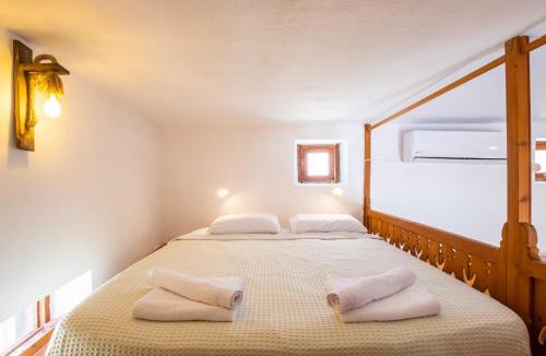 Finiki House | Constantino Traditional Retreat - 19th century residence