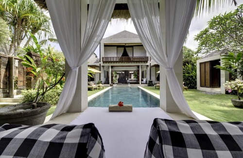 Ketewel Villa | Contemporary design mixed with traditional Javanese villa, Ketewel