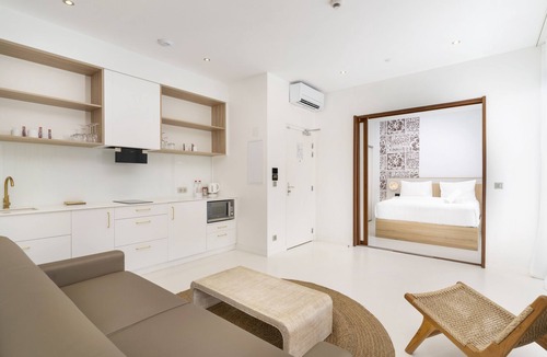 Cook's Bay Hotel | Cook's Bay Hotel and Suites