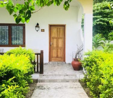 La Passe House | Coral Apartments